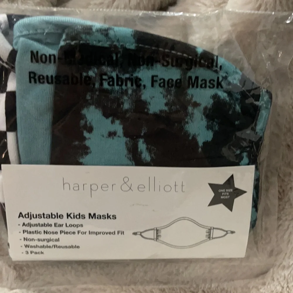 New kid’s face masks with Dino mask